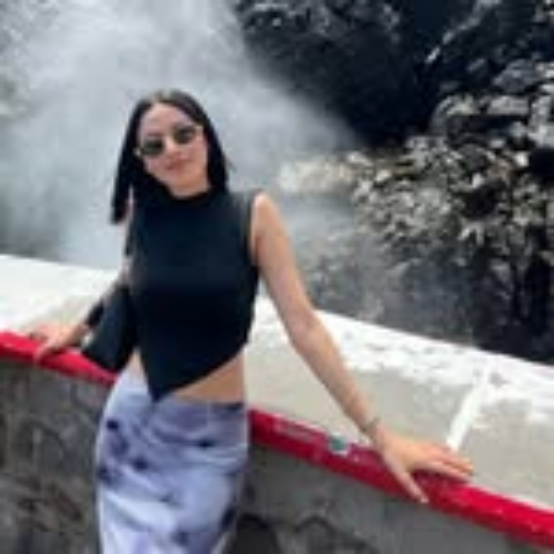 <em><strong>Marina G.</strong></em>